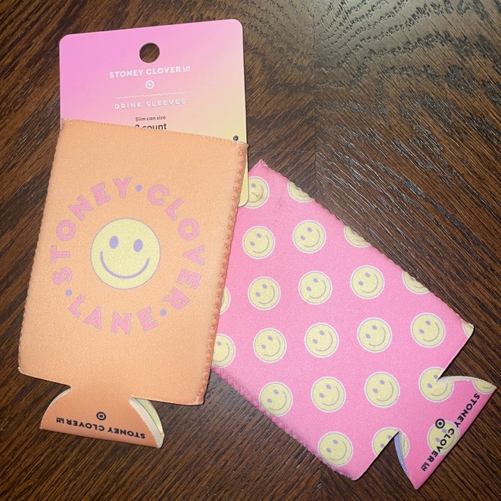 3/$12 Stoney Clover drink sleeves - NWT